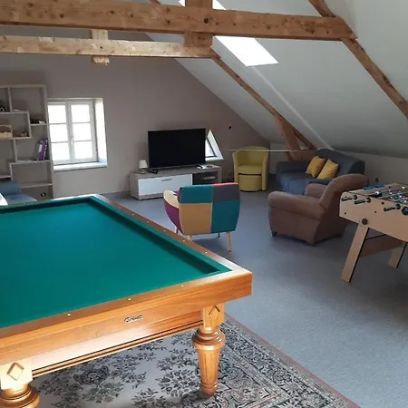 Semesterbostad 10 Pers Pmr Saint Flour