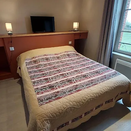 10 Pers Pmr Saint Flour 펜션 *