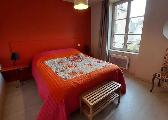 10 Pers Pmr Saint Flour Holiday home Ussel (Cantal)